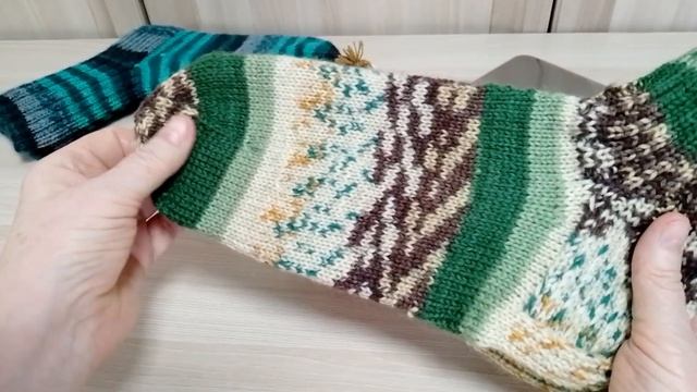 Смешные носки🧦🧦, маленькая👧, прогулка❄ и Кротон🌱 смотреть онлайн