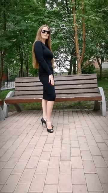 Идеальное чёрное платье, которое можно носить хоть с туфлями, хоть с кедами 🔥 Есть другие цвета ❤️ смотреть онлайн