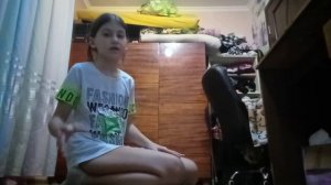 Руфик ПуФиК 👾 ДЕЛАЕТ ТУТОРИАЛ КАК ВСТАТЬ НА МОСТИК | а