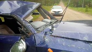 В Красноярском крае 13-летний подросток улетел в кювет на внедорожнике матери