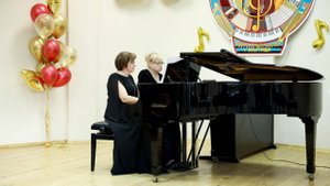 Преподаватели школы искусств выступили с отчетным концертом