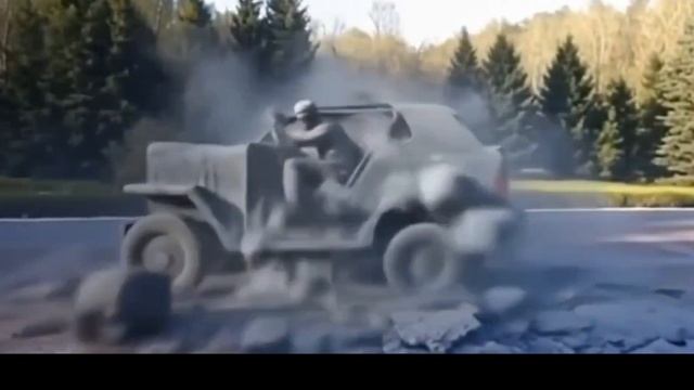 Сегодня 29 мая в России отмечается День военного автомобилиста! Всех с праздником! Памятник воинам