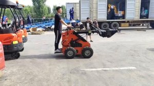 Китайский мини-погрузчик на колесном ходу для строите