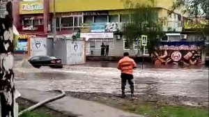 Уровень воды в Омске на улице Жуковского