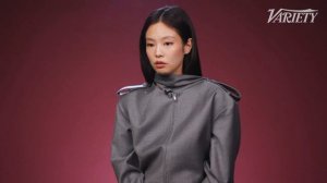 JENNIE из BLACKPINK угадывает свои песни по словам || Интервью