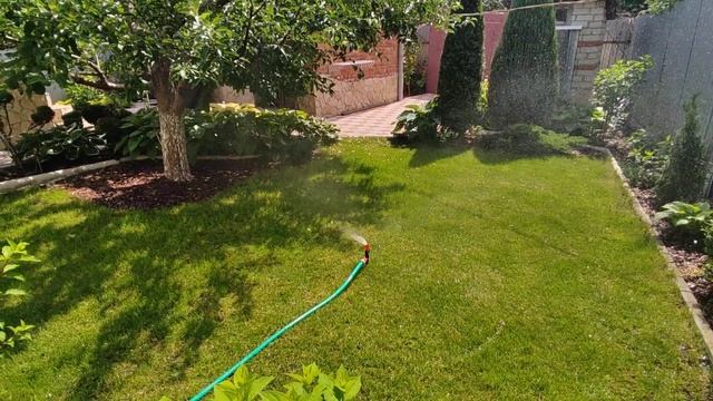 Работа грядочного распылителя "Жук" смотреть онлайн