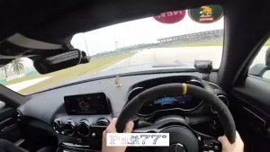 Mercedes AMG совершил крушение из-за неисправности тормозов на гоночной трассе