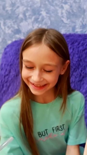 Рисуем на спине то, на что укажет палочка Гермионы #shorts смотреть онлайн