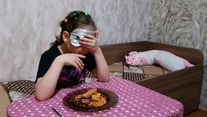 Угадай еду с закрытыми глазами - челлендж