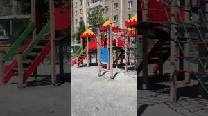 Благоустройство придомовой территории по адресу: ул. Братьев Кашириных, д.100а