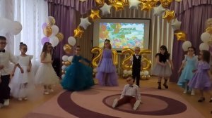 ВЫПУСКНИКИ 2025