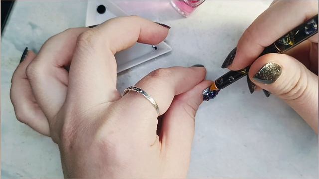 Сам себе мастер маникюра 💅 | Интересный дизайн " Стра? смотреть онлайн