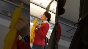 Предполётный Инструктаж Стюардессы перед Взлётом Сам