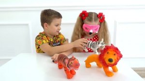 Диана и Рома Диана и Рома учатся и играют в игры от 1 до 10