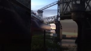 Не прошёл под мостом