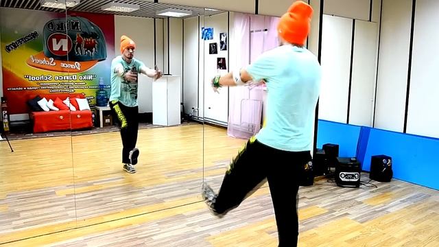 Уроки Break Dance - Kick  Side Step
