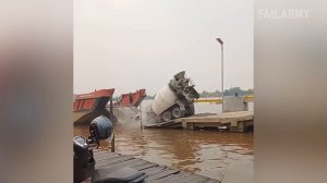 Total Idiots at Work | 100% Morons