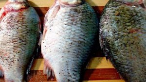 Карась на сковороде