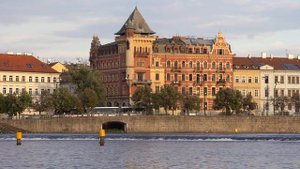 Истории из жизни. Мой внук выгнал меня из дома, но он не
