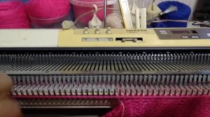 как вязать горловину при ажурном вязани