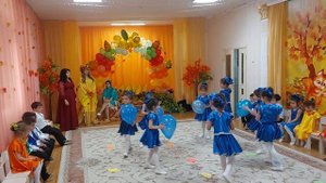 Танец ,,Капельки,, средняя группа. Хореография не моя. В