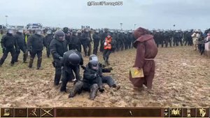 У лукоморья дуб зелёный; Златая цепь на дубе том: И днём и ночью кот учёный Всё ходит по цепи кругом