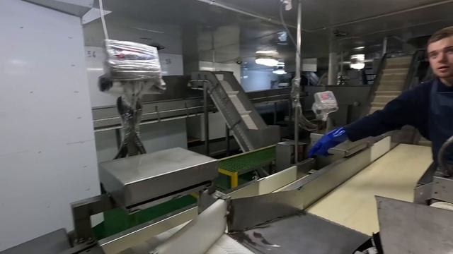 Моя первая вахта - УПАКОВЩИКОМ, влог матроса, работа в ?
