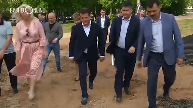 Метшин проинспектировал строительство спортплощадки