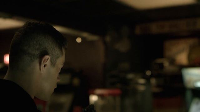 Эллиот обсуждает с хакерами взлом Стил Маунтин #1 (Мистер Робот) смотреть онлайн