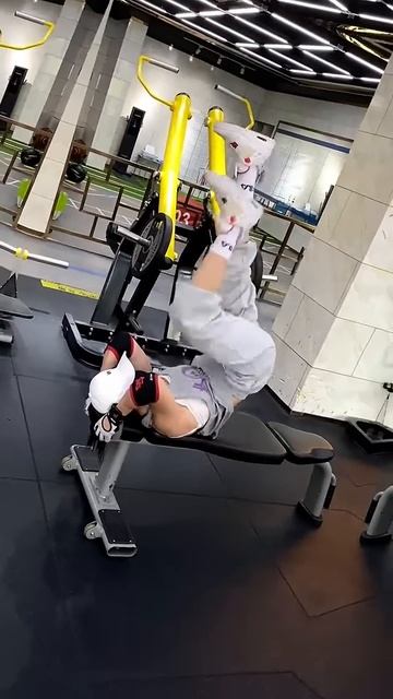 Seeing this video is a reminder for you to be self-disciplined. Why don't you join a group? Fitness,