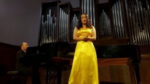 Русская народная песня "Вечерком за речкою". Исполняет Мария Акопян.