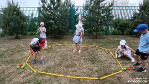 Подвижная игра  ,,Огородник и зайцы,,