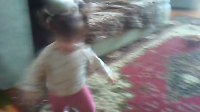 Девoчка танцует смотреть онлайн