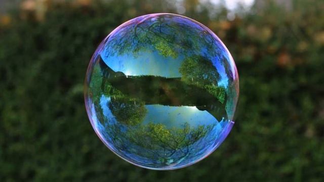 Мир в отражении мыльных пузырей смотреть онлайн