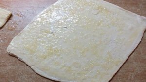 Слойки с бананом