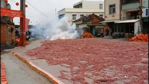 Что будет если поджечь миллионы петард