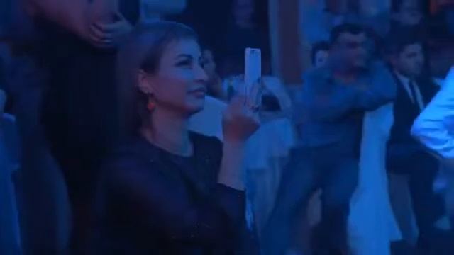 АНИВАР - поёт песню на своей свадьбе смотреть онлайн