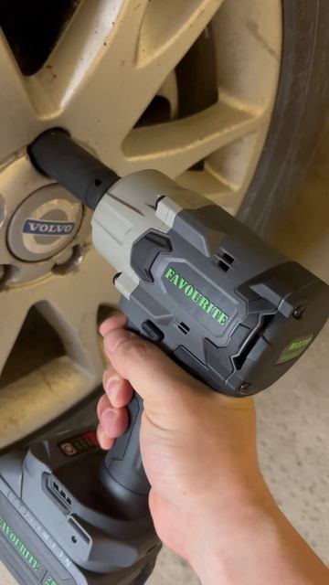 FAVOURITE Гайковёрт аккумуляторный 21В 4Ач 1000Нм OBS 21 TW1000 PROF смотреть онлайн