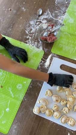 Готовим пельмешки в детском лагере