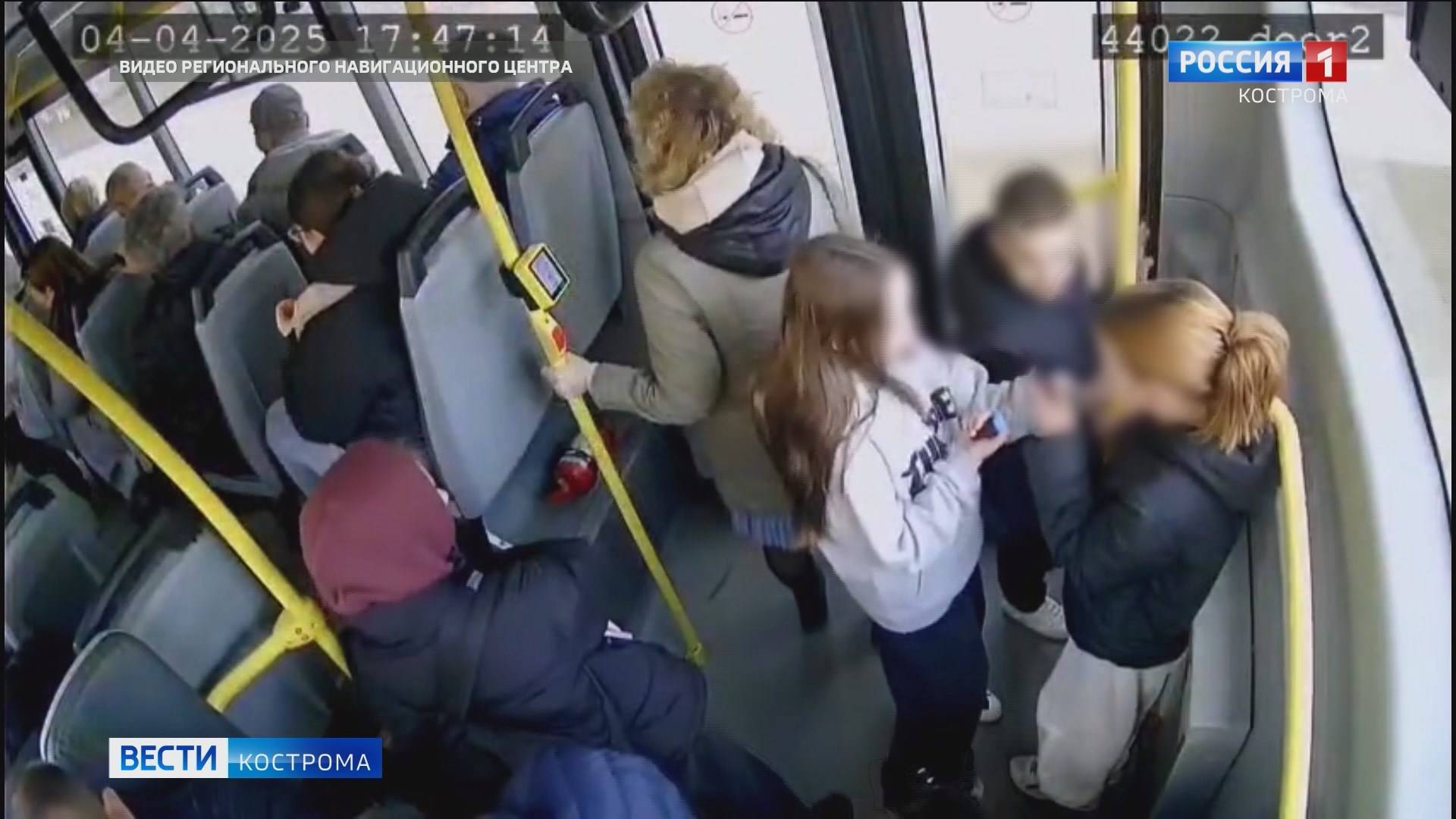 Несовершеннолетних поджигателей костромского автобуса нашли с помощью камер