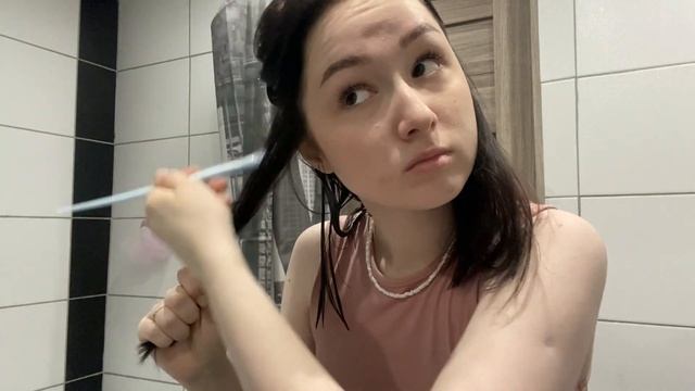 крашу волосы🫣из чёрного в блонд??!! смотреть онлайн