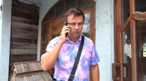 Диана и Рома Диана и Рома притворяются, что играют в прятки с папой на ферме овец