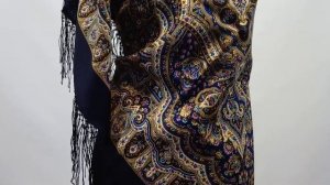 Шиповник. Артикул 14. Автор Валерия Фадеева. ПАВЛОВОПОСАДСКИЙ ПЛАТОК. Двухниточная шерсть. 135-й