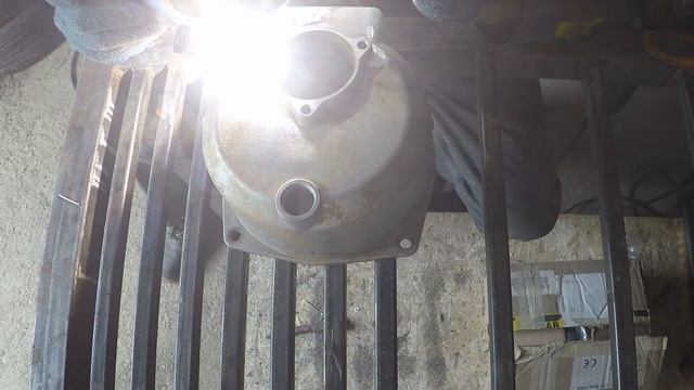 Сварка трещин алюминиевой крышки от помпы. смотреть онлайн