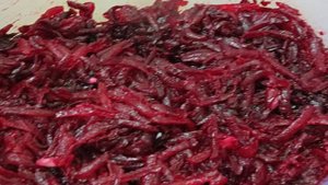 Свекла тушёная с яблоком