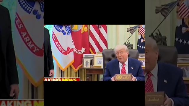 Трамп объявил Илона Маска — Буратино и вручил ему золотой ключик.