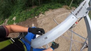 Монтаж степ-болтов на лежачей опоре  ЛЭП