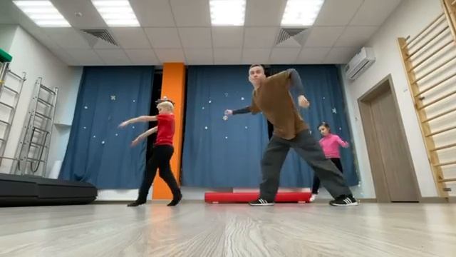 Хип-хоп в Люмини центре смотреть онлайн