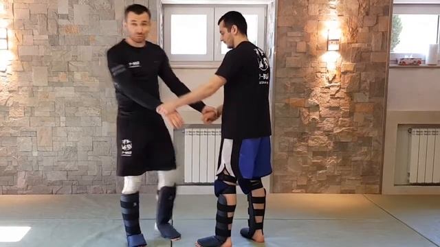 Удары и блоки ногами. Упражнение "Вяжущие ноги". пб8 смотреть онлайн