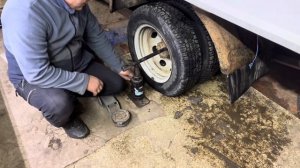 Как открутить колесо на газели